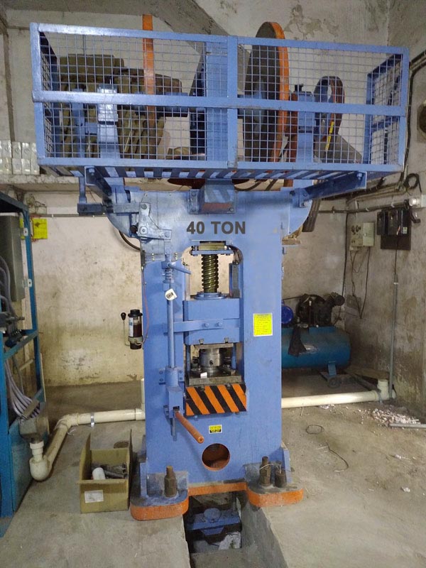 Engine Valve Forging Het Treatment Machne